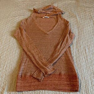 5/ $25 𝅺Charlotte Ruse Orange Red Knit Hooded sweater L